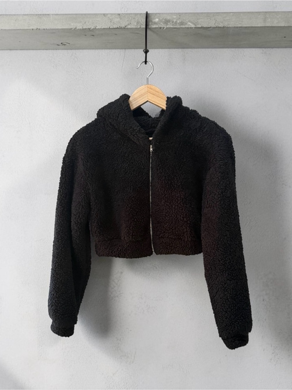 SHEIN Women’s Cropped Black Sherpa Zip-Up Hoodie Jacket! Small! - Picture 2 of 4